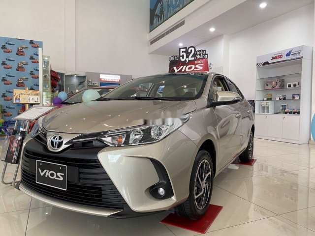 Bán xe Toyota Vios đời 2021, màu bạc giá cạnh tranh