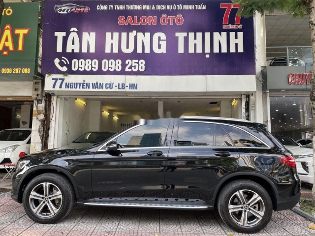 Bán Mercedes GLC250 năm sản xuất 2017, màu đen0