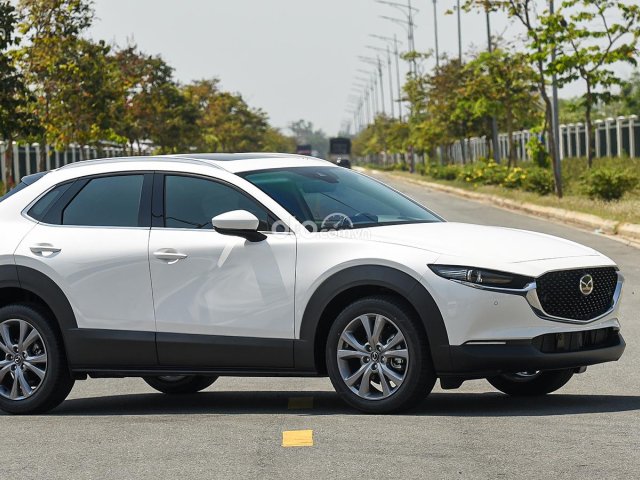 Bán Mazda CX-30 sản xuất năm 2021, màu trắng0