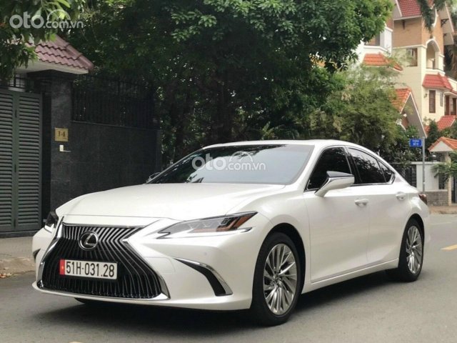 Bán Lexus ES250 2019 mẫu mới, xe đẹp đi 19.000km bao check hãng0