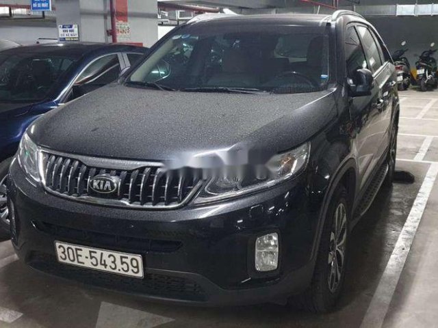 Bán xe Kia Sorento năm 2017, màu đen0