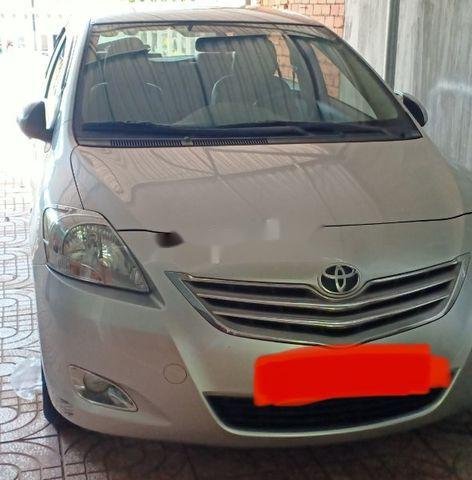 Cần bán lại xe Toyota Vios 2010, màu bạc còn mới, giá 290tr0