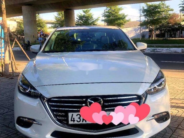 Bán Mazda 3 đời 2018, màu trắng còn mới0