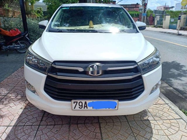 Bán Toyota Innova 2018, màu trắng, giá 555tr0