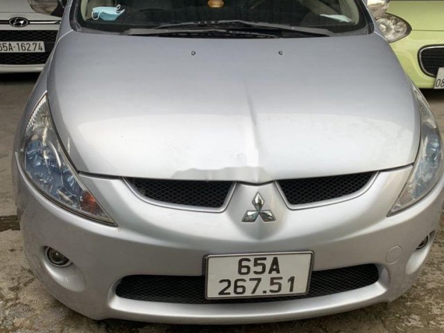 Cần bán lại xe Mitsubishi Grandis năm 2009, màu bạc số tự động0