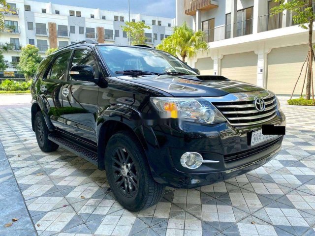 Cần bán xe Toyota Fortuner đời 2015, màu đen