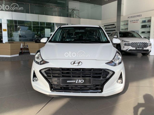 Bán ô tô Hyundai Grand i10 1.2 AT sản xuất năm 2021, màu trắng0