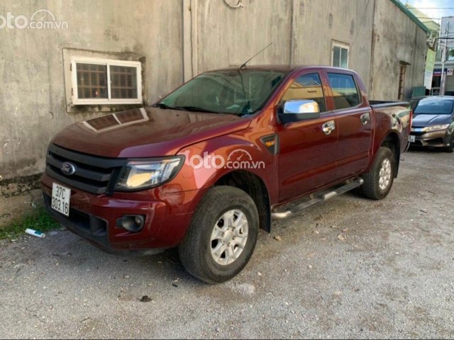 Cần bán Ford Ranger XLT sản xuất 2014, màu đỏ, xe nhập, giá chỉ 370 triệu0