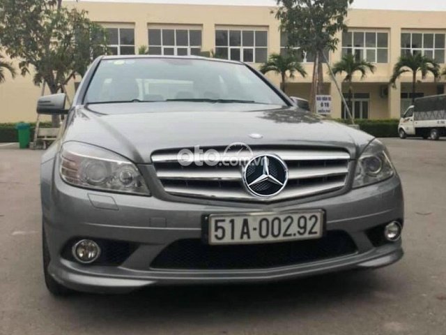 Bán Mercedes đời 2010, màu bạc còn mới 0