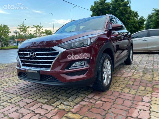 Cần bán xe Hyundai Tucson 2.0 sản xuất năm 2019, màu đỏ  