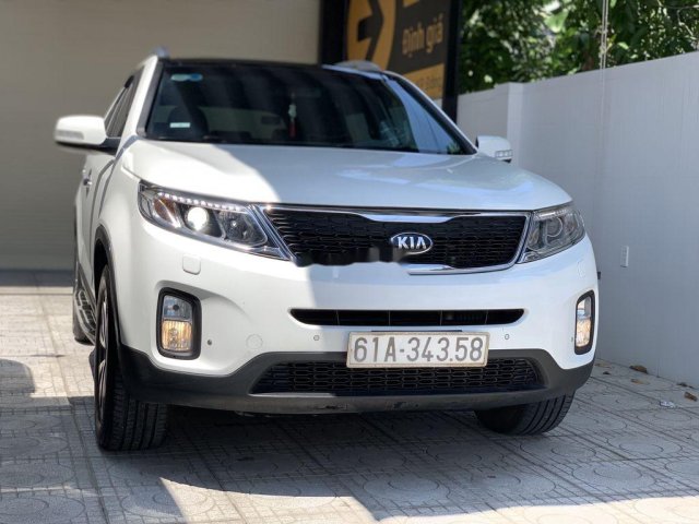 Cần bán gấp Kia Sorento sản xuất 2015, màu trắng  0