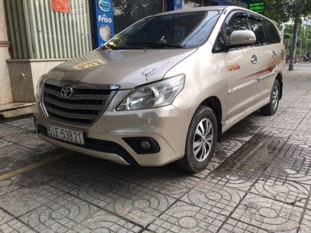 Bán Toyota Innova đời 2015, màu bạc còn mới  0