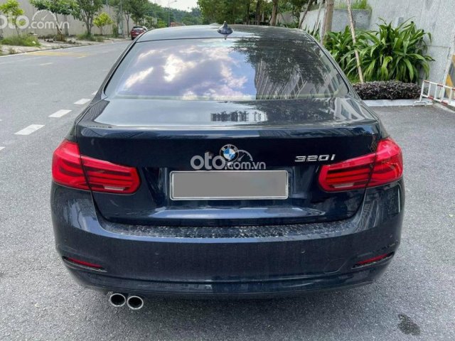 Cần bán xe BMW 320i 2016, màu xanh lam, nhập khẩu nguyên chiếc0