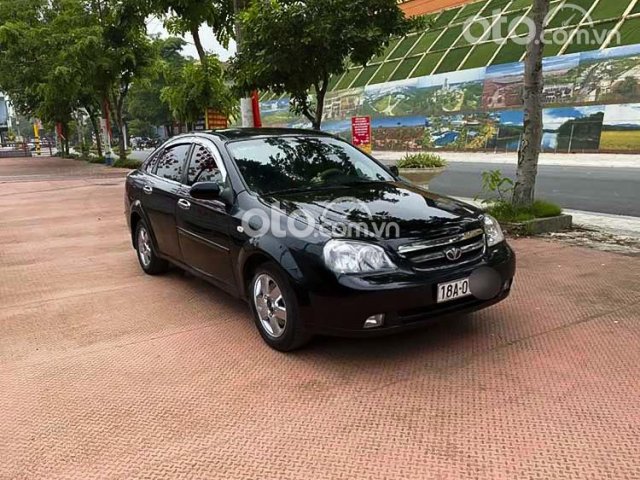 Cần bán Daewoo Lacetti MT sản xuất năm 2008, màu đen số sàn giá cạnh tranh0