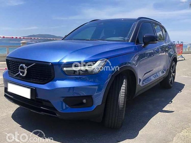 Bán xe Volvo XC40 sản xuất 2019, màu xanh lam, nhập khẩu nguyên chiếc như mới