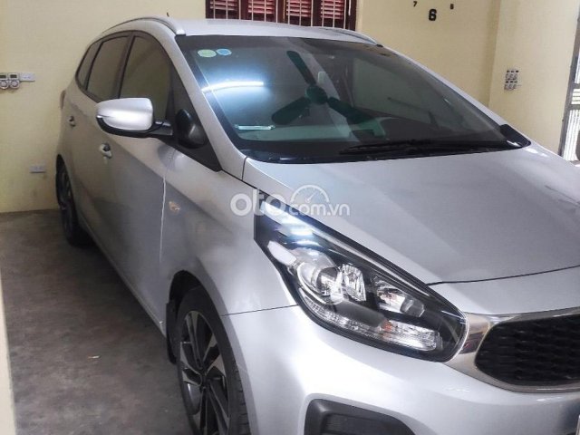 Cần bán xe Kia Rondo GMT đời 2018, màu bạc0