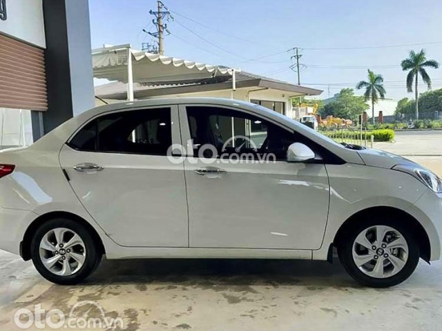 Cần bán gấp Hyundai Grand i10 2019, màu trắng  0