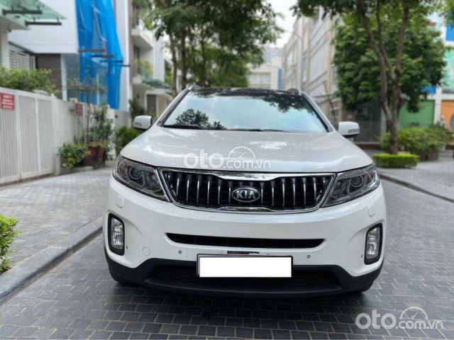 Bán xe Kia Sorento 2.4 GATH sản xuất năm 2018, màu trắng, 740tr