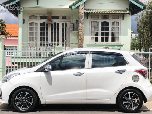 Bán xe Hyundai Grand i10 1.0 MT năm 2017, màu trắng, nhập khẩu nguyên chiếc0