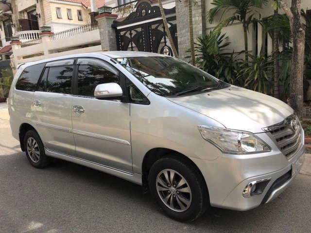 Bán Toyota Innova E sản xuất năm 2015, màu bạc số sàn, giá 375tr0