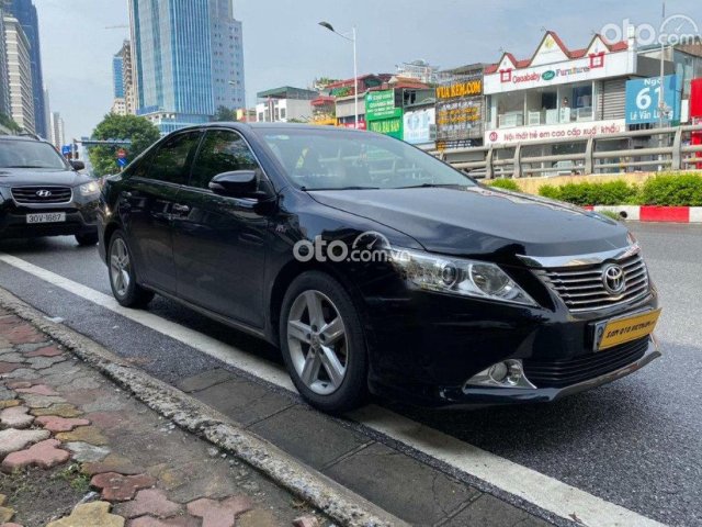 Bán ô tô Toyota Camry 2.5Q năm 2014, màu đen, giá chỉ 708 triệu0