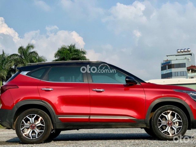 Cần bán gấp Kia Seltos Premium 1.4AT Tubor năm 2021, màu đỏ còn mới, giá 765tr0