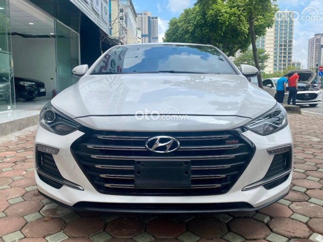 Bán Hyundai Elantra đời 2018, màu trắng còn mới, giá chỉ 595 triệu0