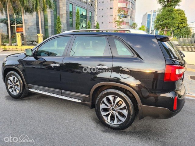 Bán xe Kia Sorento GAT năm sản xuất 2017, màu đen0