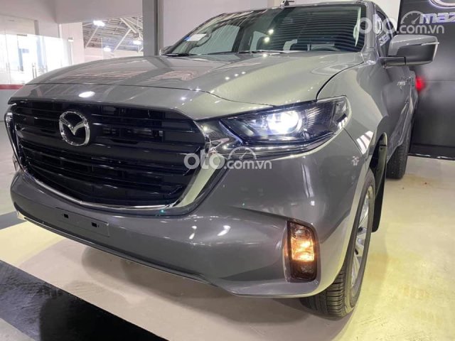 Xe Mazda BT 50 1.9 Premium 4x4 năm sản xuất 2021, màu xám, giá tốt