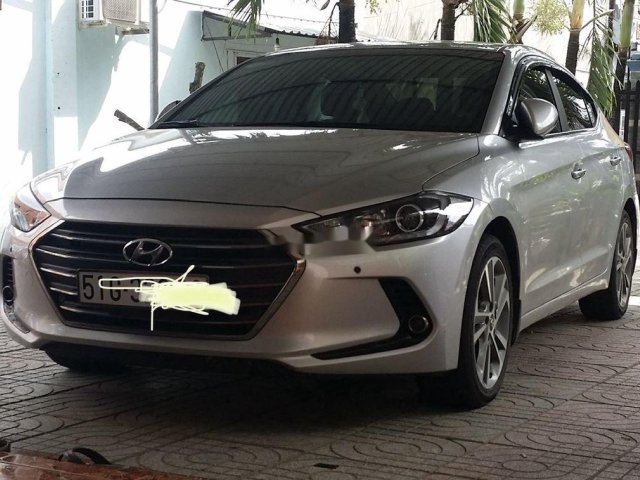 Bán xe Hyundai Elantra năm 2016, màu bạc, xe nhập xe gia đình, giá tốt0