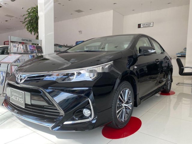 Bán xe Toyota Corolla Altis sản xuất 2021, màu đen0