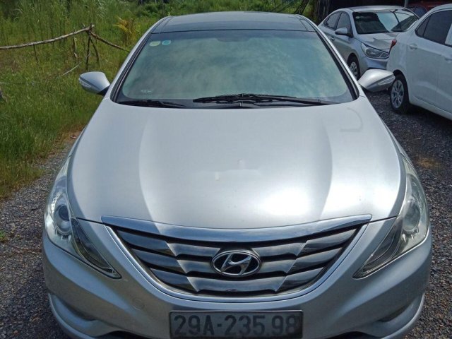 Bán Hyundai Sonata năm sản xuất 2010, màu bạc, nhập khẩu, giá tốt0
