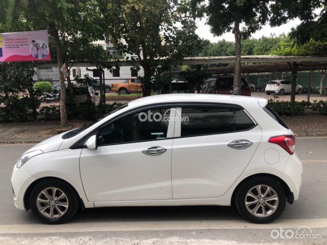 Cần bán gấp Hyundai Grand i10 1.0 MT sản xuất 2016, màu trắng, xe nhập  0