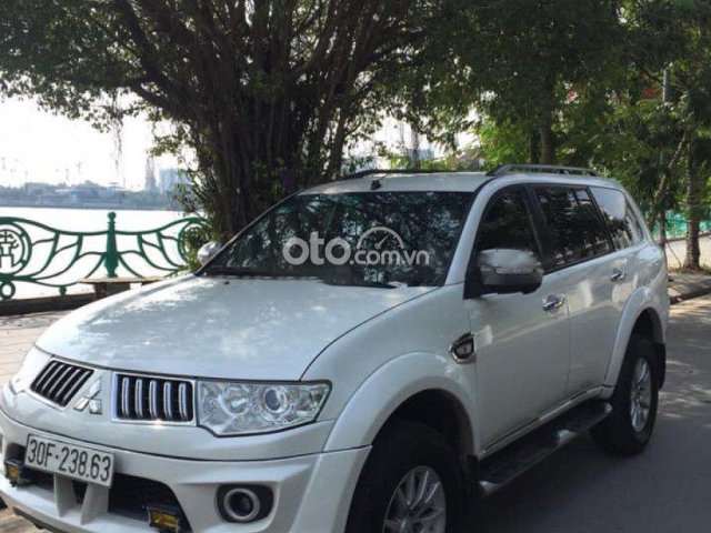 Bán xe Mitsubishi Pajero Sport D 4x2 AT đời 2011, màu trắng 