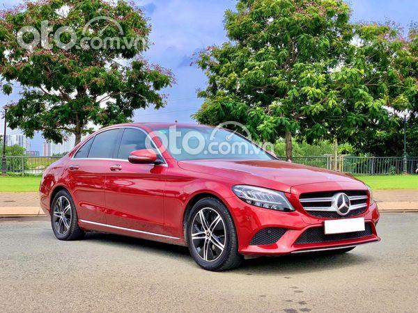 Cần bán gấp Mercedes C180 năm 2020, màu đỏ0