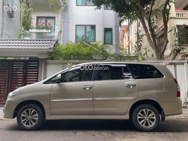 Cần bán lại xe Toyota Innova sản xuất 2016 chính chủ