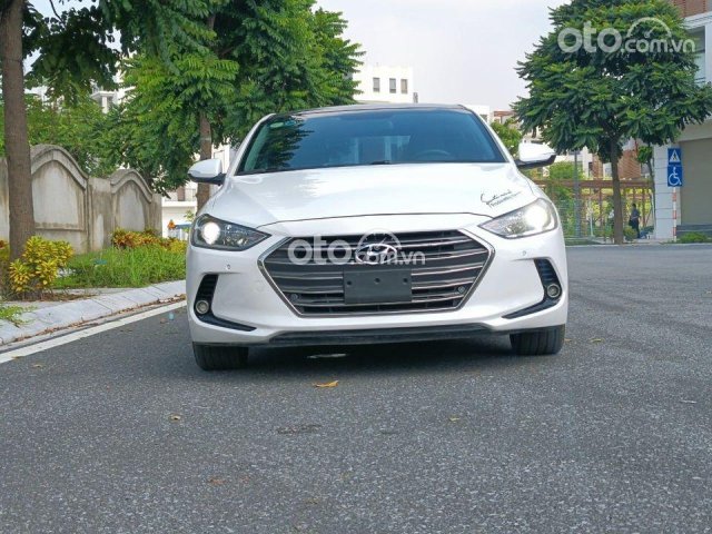 Bán Hyundai Elantra 2.0 sản xuất năm 2017, màu trắng chính chủ0