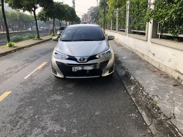 Cần bán lại xe Toyota Vios sản xuất 2011, màu bạc còn mới0