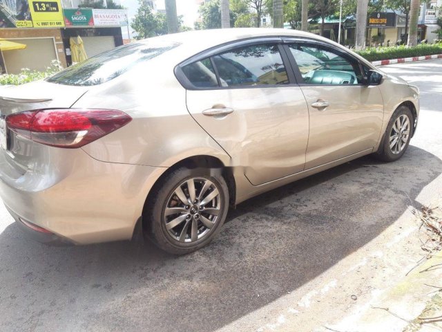 Bán ô tô Kia Cerato 2017, màu vàng, nhập khẩu còn mới0