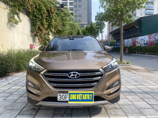 Bán ô tô Hyundai Tucson sản xuất năm 2018, màu nâu còn mới  