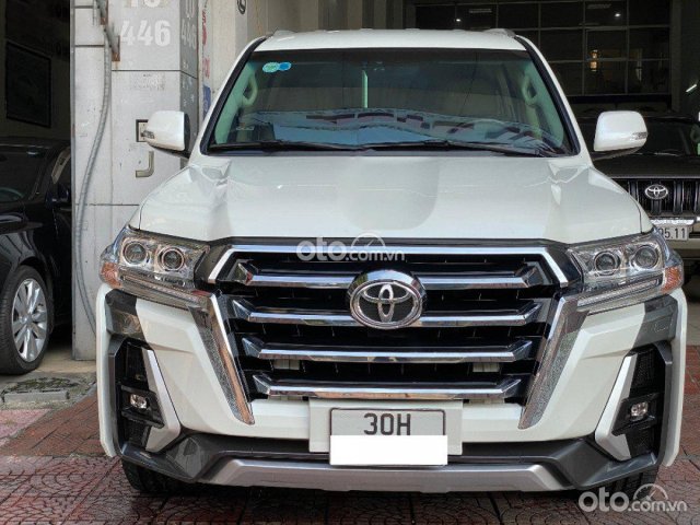 Cần bán Toyota Land Cruiser VX.S 5.7 V8 năm 2016, màu trắng, nhập khẩu