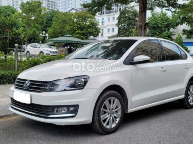 Cần bán xe Volkswagen Polo 1.6 AT sản xuất 2016, màu trắng, nhập khẩu  