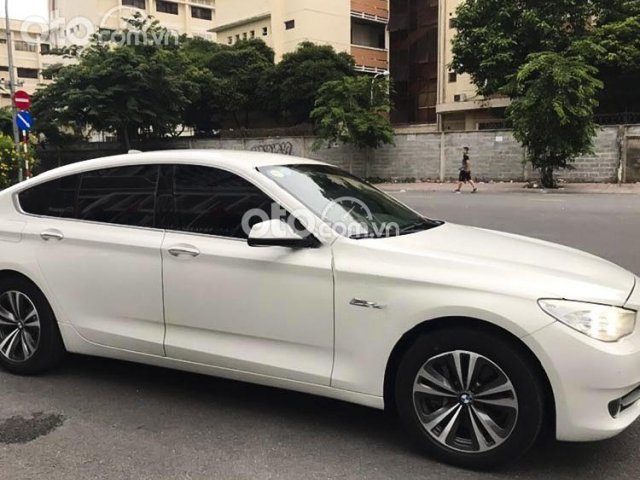 Cần bán gấp BMW 535i GT sản xuất năm 2011, màu trắng, xe nhập