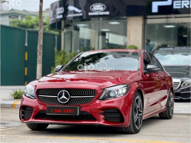 Mercedes Benz C300 AMG sản xuất năm 2019, màu đỏ chính chủ0