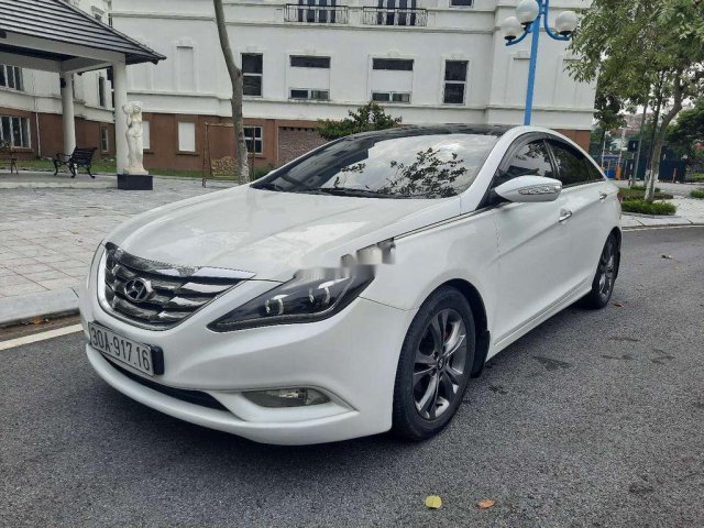 Xe Hyundai Sonata năm sản xuất 2010, màu trắng, nhập khẩu nguyên chiếc xe gia đình, giá tốt0