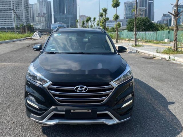 Cần bán xe Hyundai Tucson sản xuất 2017, màu đen, giá chỉ 705 triệu0