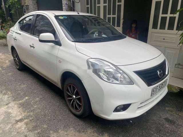 Bán ô tô Nissan Sunny đời 2015, màu trắng còn mới0