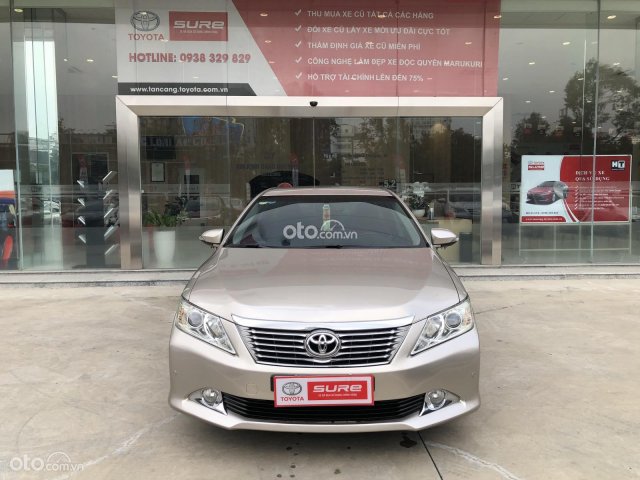 Cần bán Toyota Camry 2.5Q 2013 - Cty xuất hóa đơn đủ, đi 118.000 km