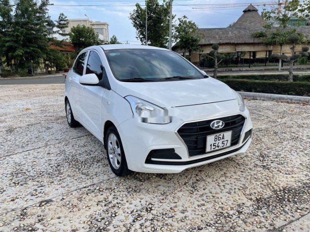 Cần bán lại xe Hyundai Grand i10 1.2 MT đời 2018, màu trắng0