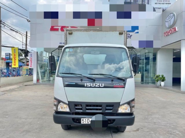 Bán xe Isuzu QKR năm 2018, màu trắng số sàn0